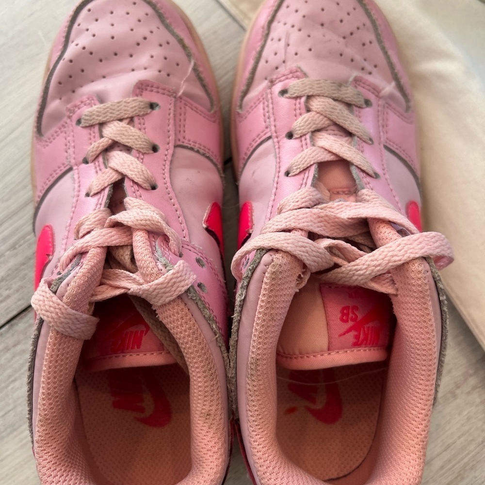 Nike Girls Dunk Low Triple Pink Sneakers - Picture 3 of 5
